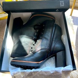 NEW IN BOX NWT Naturalizer Callie Bootie - BLACK LEATHER